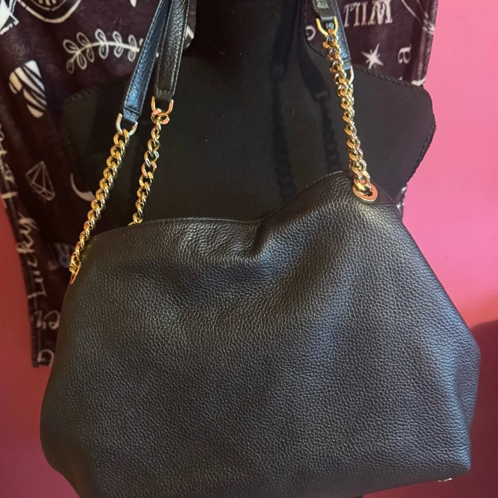 Michael Kors Black Pebbled Leather Shoulder Bag with Gold Chain Straps - Picture 5 of 6
